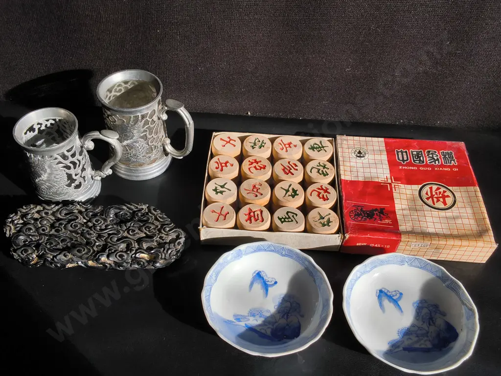 VINTAGE CHINESE ITEMS, XIANGQI CHESS, BOWLS, TANKARDS, AND INKSTONE. TALLEST H 12.5 CM Image 1++