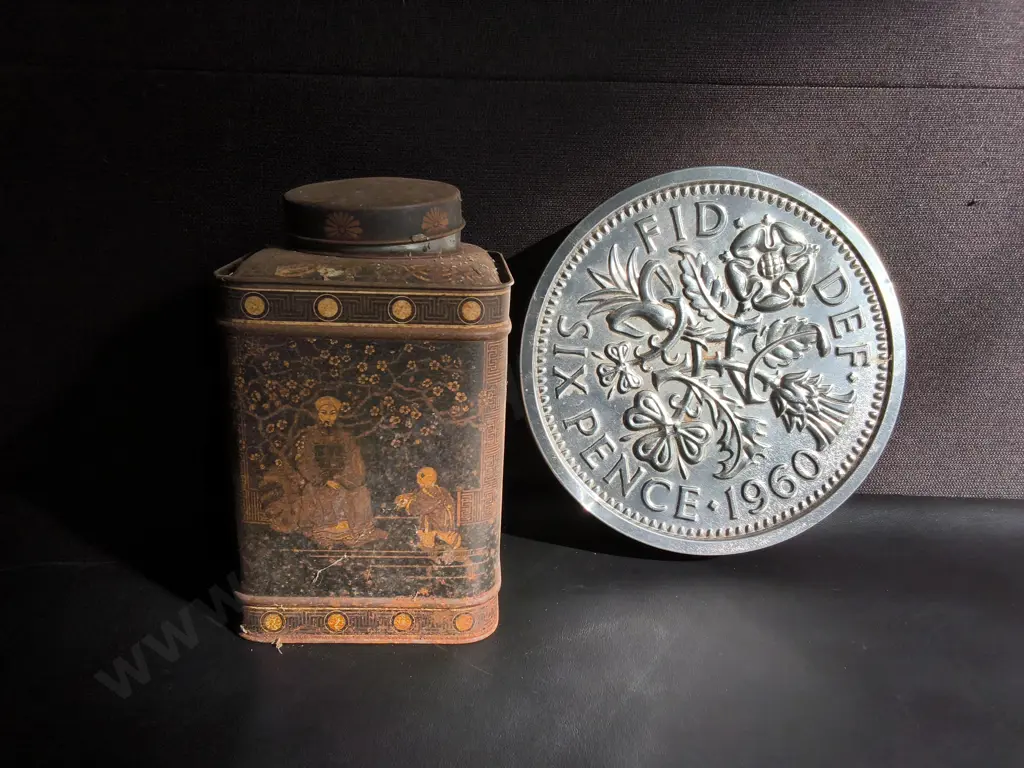 PAIR OF VINTAGE TINS, TALLEST H 24 CM Image 1++