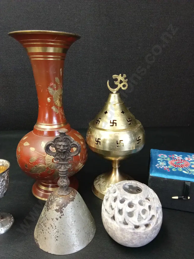 MIX OF 7 HOME DECOR PIECES TALLEST H24CM Image 1++