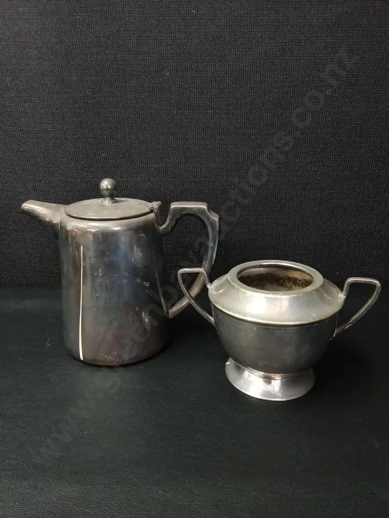 COLLECTION OF VINTAGE SILVER PLATED DISHES AND POTS Image 1++