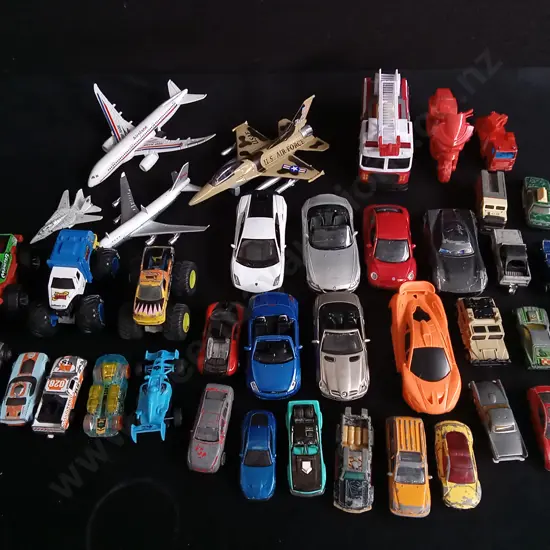 MIX OF TOY CARS AND PLANES