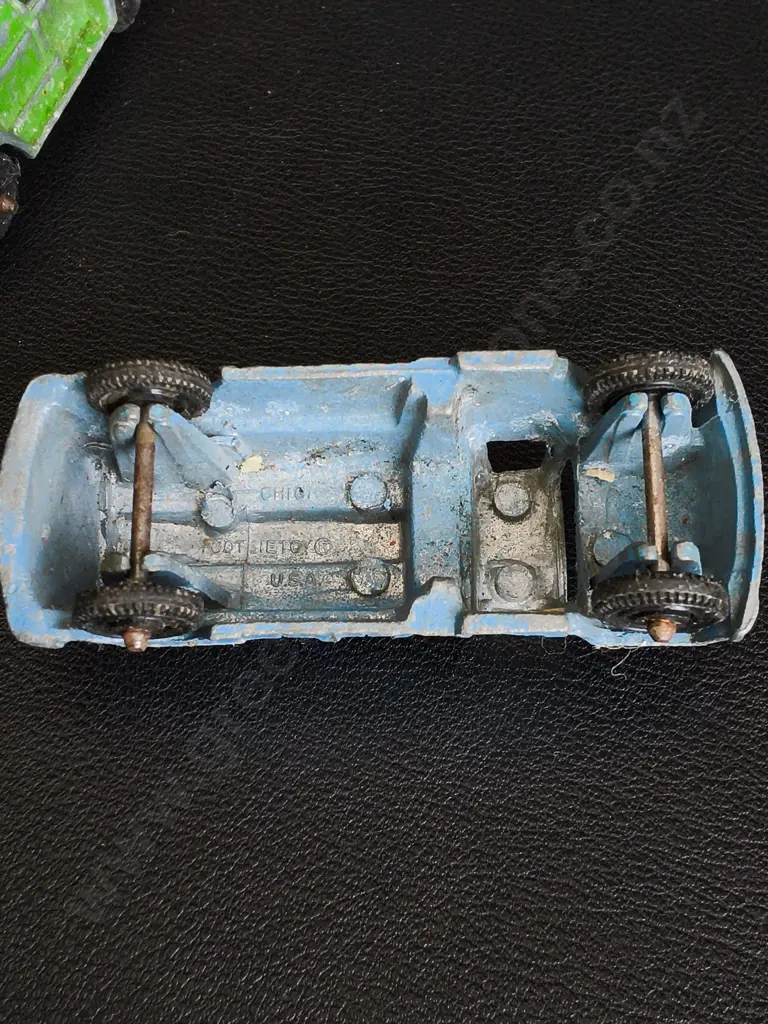 6 VINTAGE TOOTSIETOY DIECAST FIRE TRUCKS AND TANKERS Image 1++