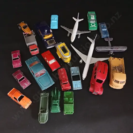 BOX OF VINTAGE TOY VEHICLES