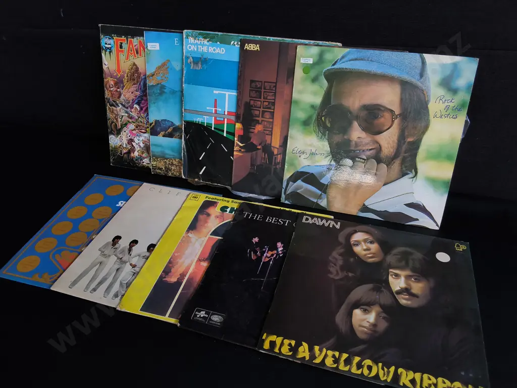 MIX OF 10 VINTAGE RECORDS Image 1++