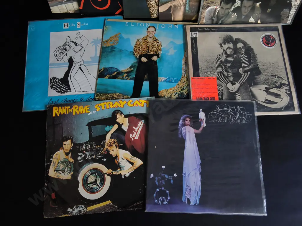 MIX OF 10 VINTAGE RECORDS Image 1++