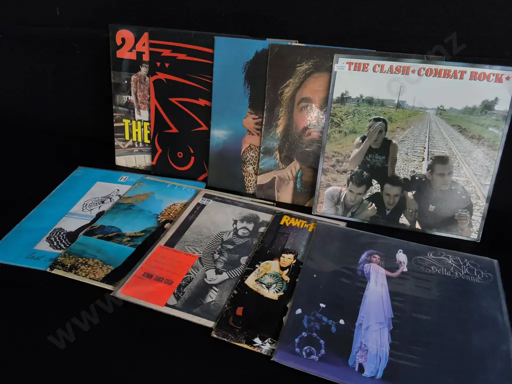 MIX OF 10 VINTAGE RECORDS Image 1++