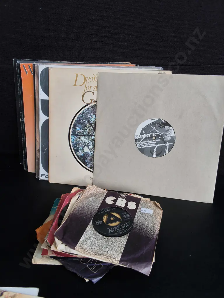 MIX OF VINTAGE RECORDS Image 1++