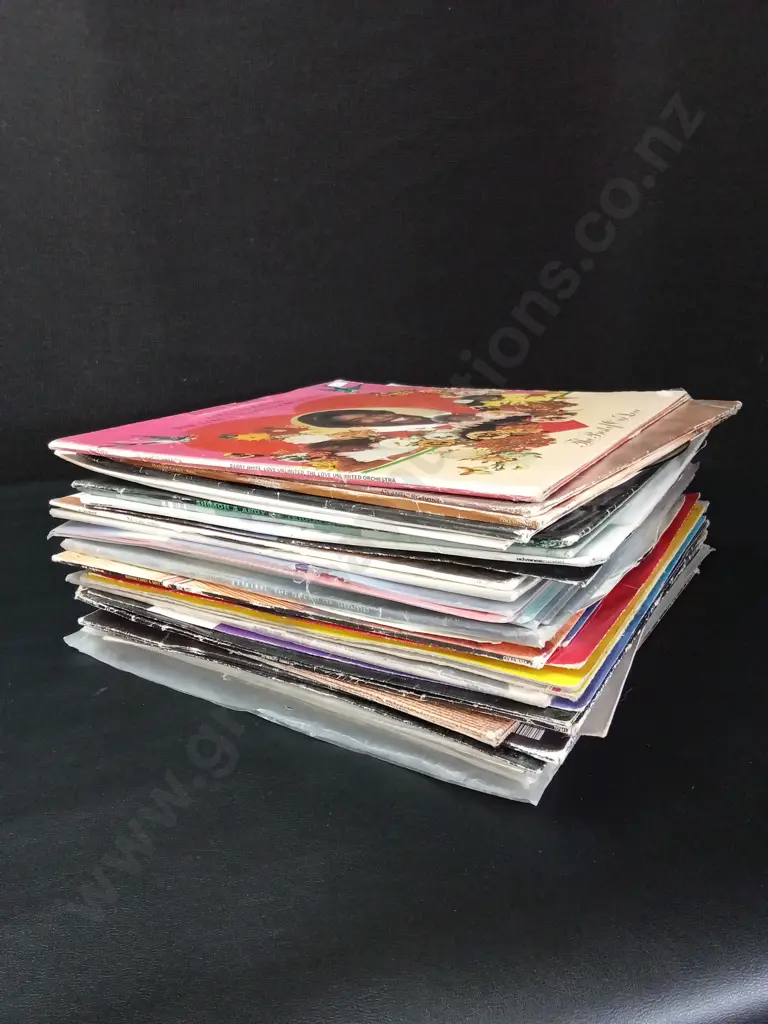 STACK OF VINYL RECORDS Image 1++