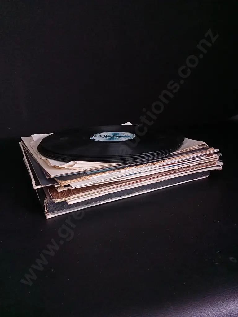 STACK OF VINYL RECORDS Image 1++
