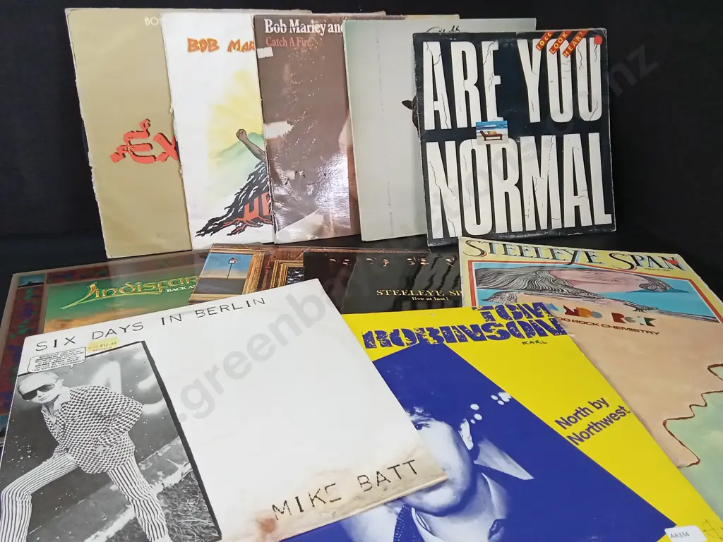 STACK OF VINYL RECORDS Image 1++