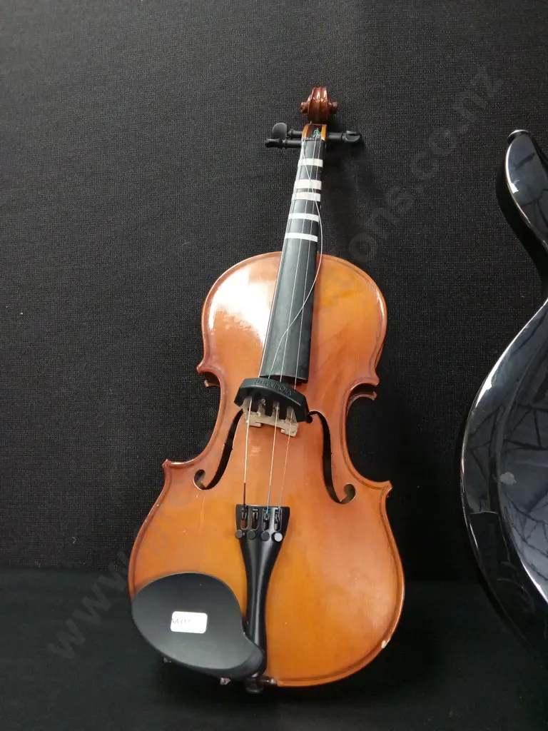IBANEZ B150 4 STRING BASS GUITAR AND DAMAGED VIOLIN Image 1++