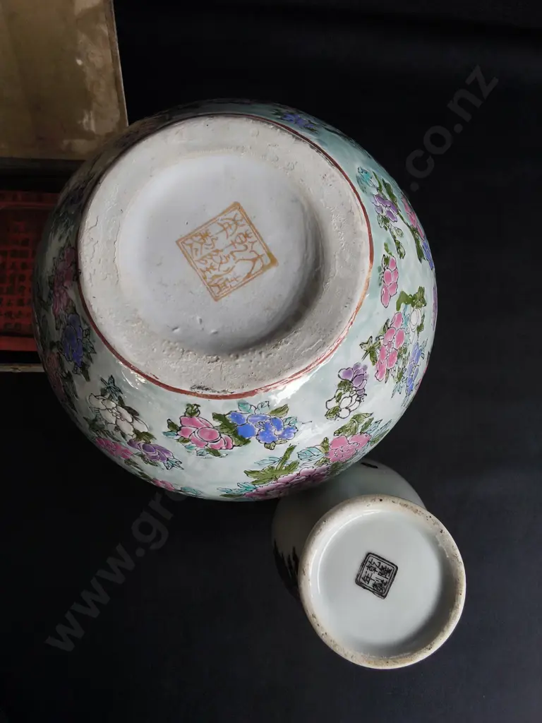 VINTAGE CHINESE DECORATIVE ARTS ITEMS, 4 PIECES, TALLEST H 29 CM Image 1++