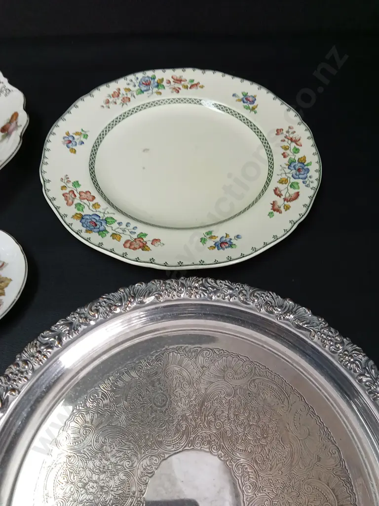 ASSORTED DISHWARE LARGEST DIA 29CM Image 1++