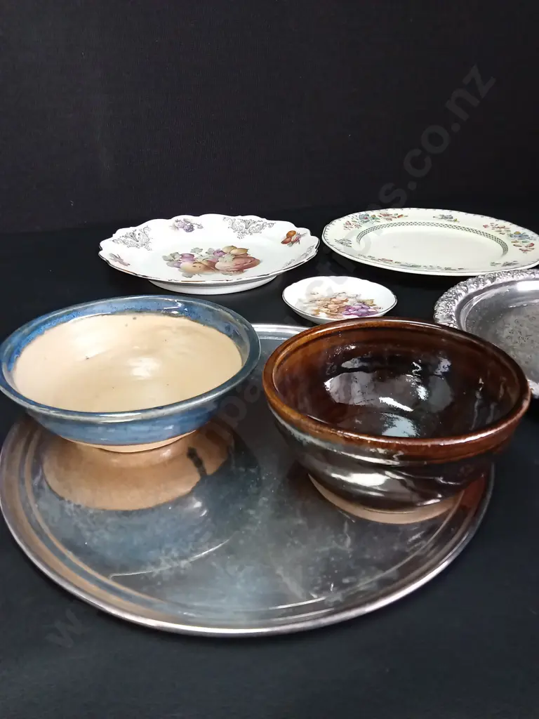 ASSORTED DISHWARE LARGEST DIA 29CM Image 1++