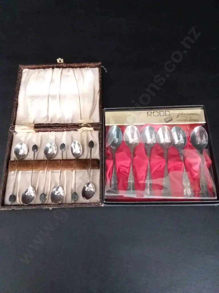 VINTAGE RODD SILVER-PLATED TEASPOONS AND SILVER-PLATED COFFEE SPOONS Image 1++
