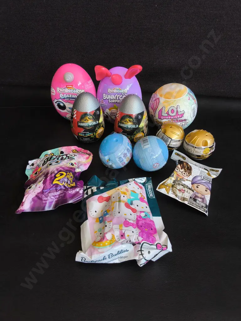 12 PIECES BRAND NEW TOYS Image 1++