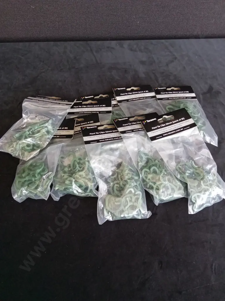 10 BRAND NEW PACKETS OF TAKASHO PLANT TIE CLIPS Image 1++