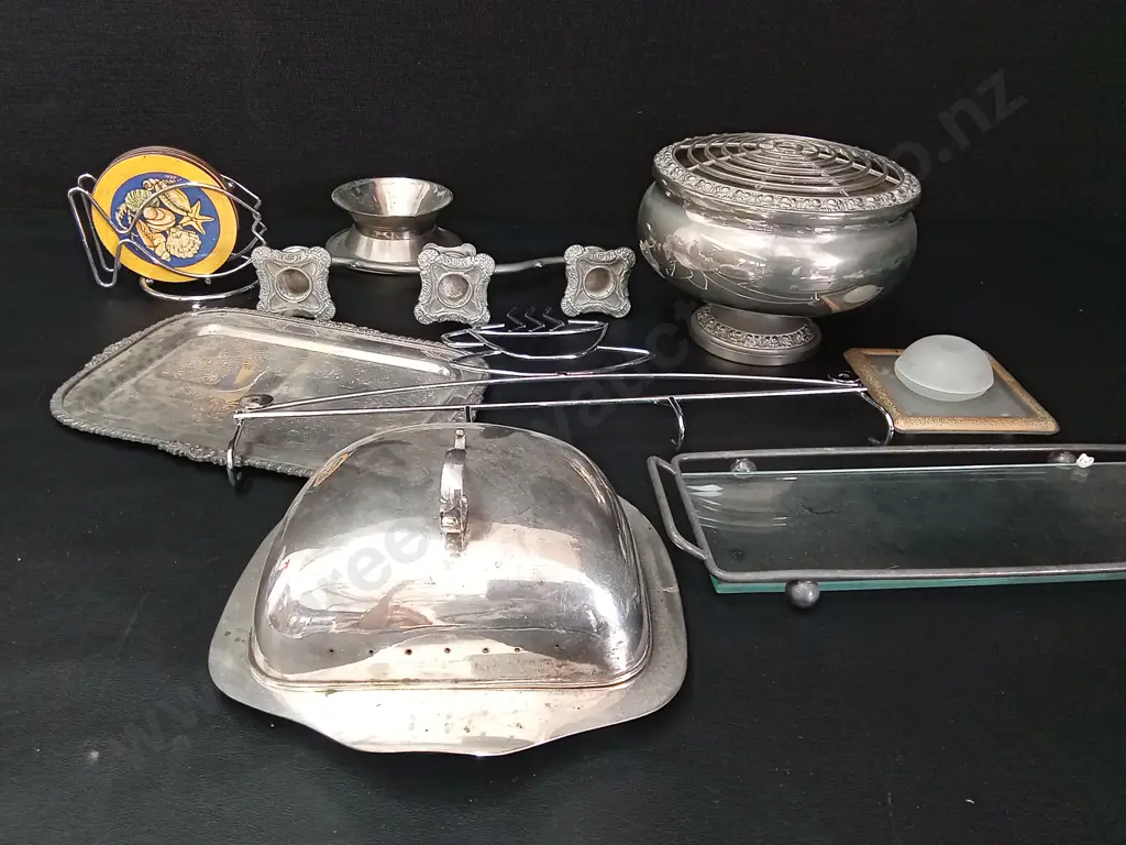 ASSORTED SILVER TONED ITEMS Image 1++