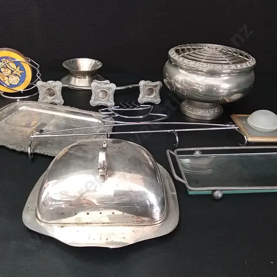 ASSORTED SILVER TONED ITEMS