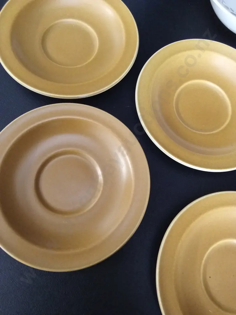 5 GLO-WHITE IRONSTONE ALFRED MEAKIN SAUCERS DIA 14CM AND 3 ALPINE SPRING BOWLS DIA 17CM Image 1++