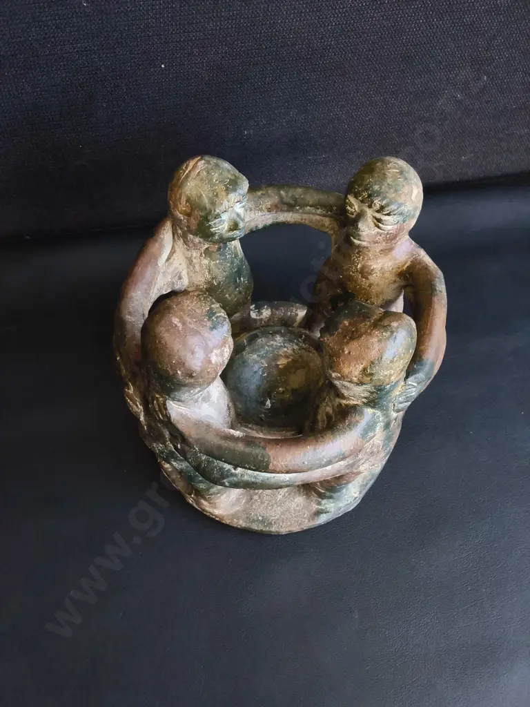 HAND CRAFTED CIRCLE OF FRIENDS FOLK ART SCULPTURE AND CANDLE HOLDER, H 18 CM Image 1++