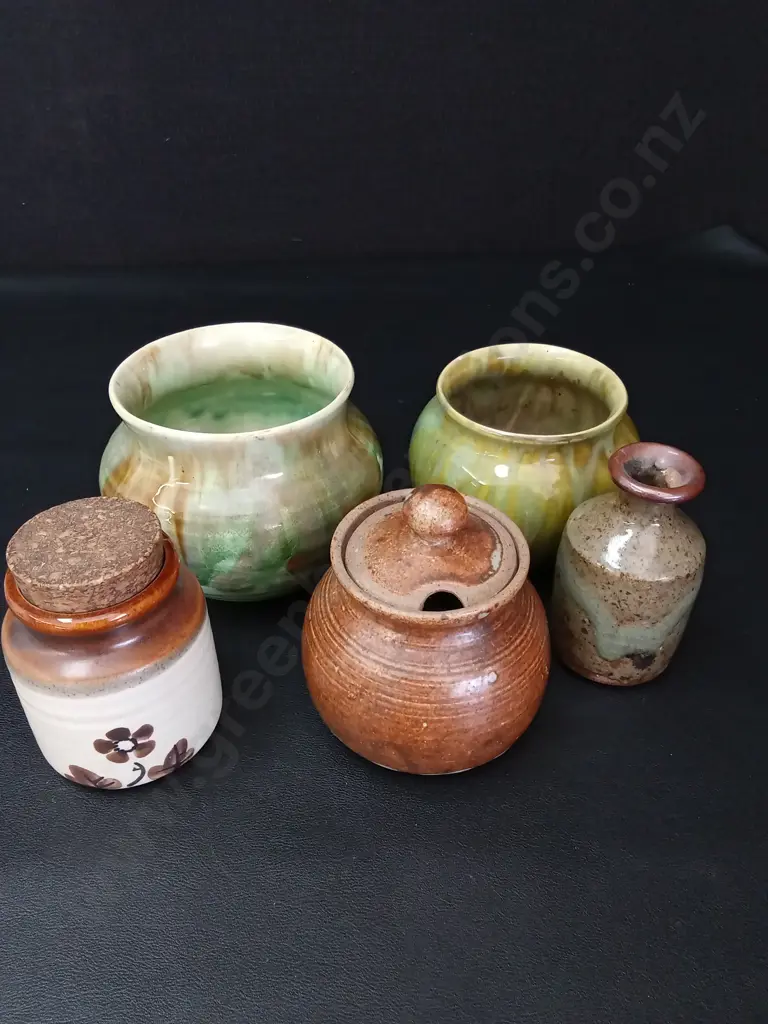 5 PIECES OF POTTERY TALLEST H10CM Image 1++