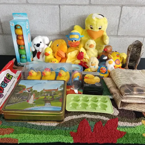 LARGE COLLECTION OF DUCK PIECES
