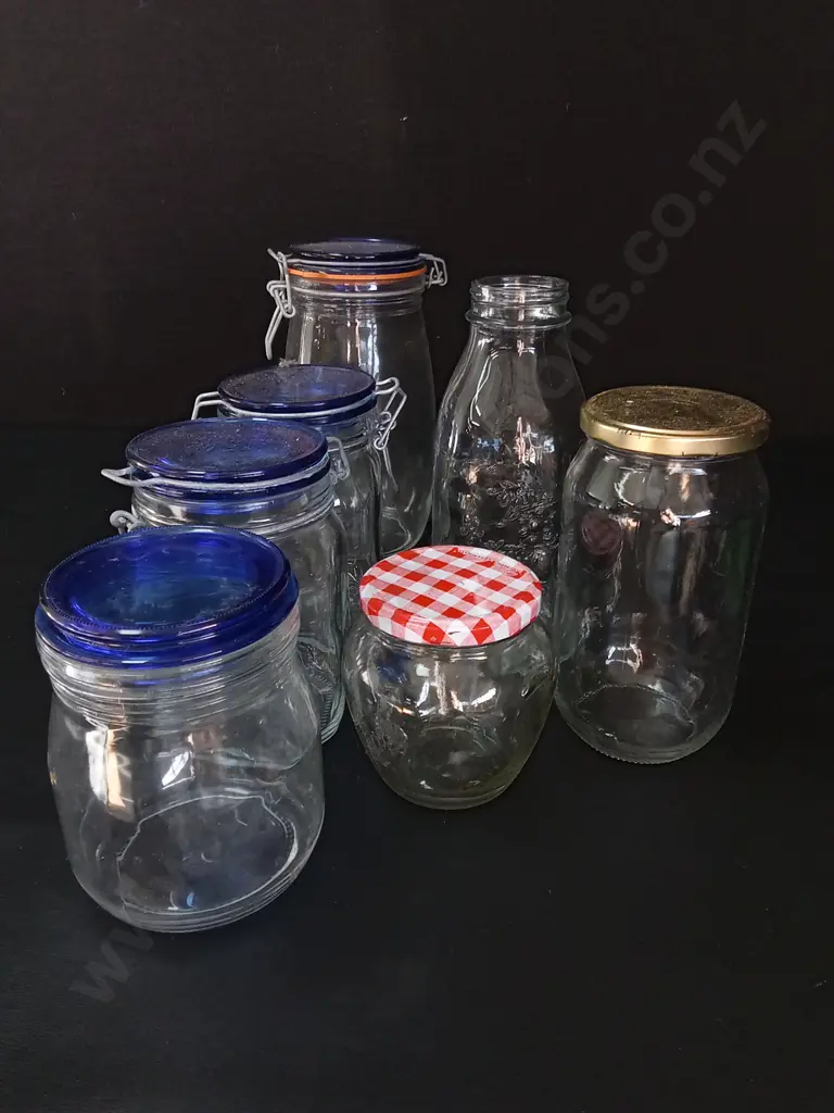ASSORTED GLASS STORAGE ITEMS TALLEST H22CM Image 1++