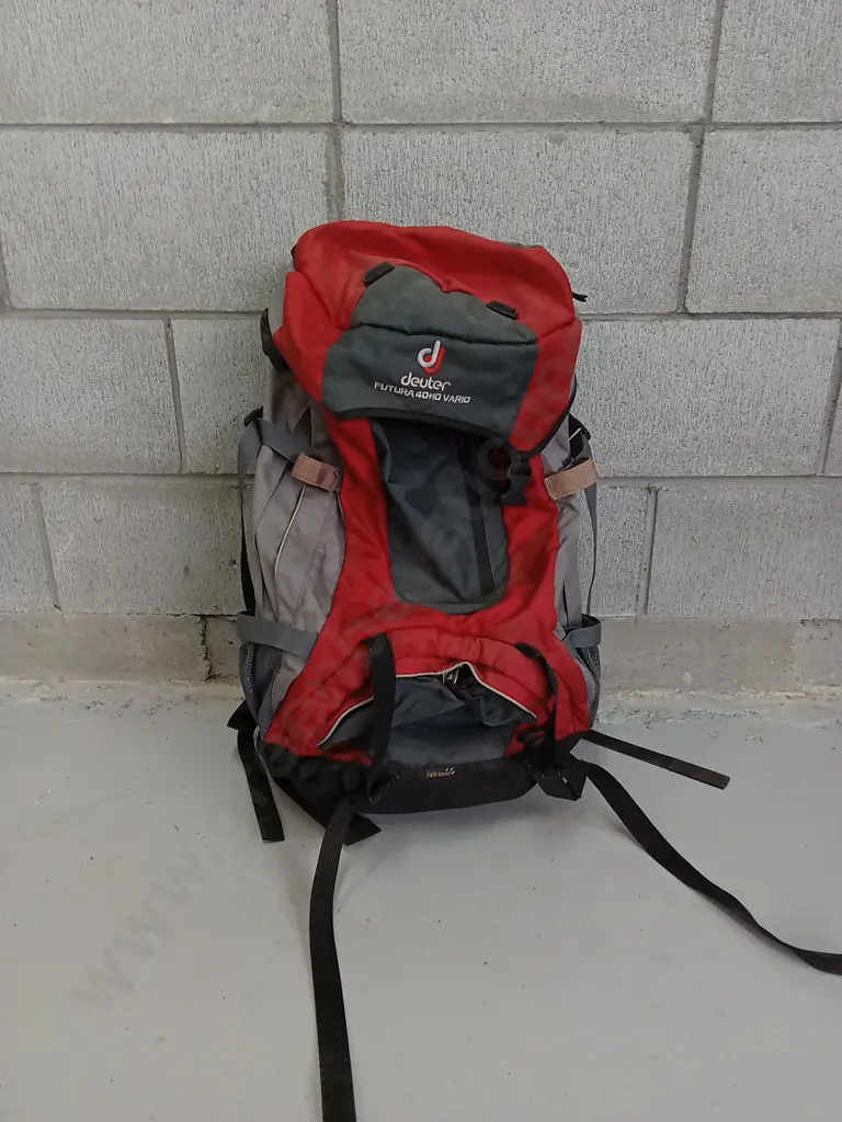 DEUTER FUTURA 40L BACKPACK WITH RAIN COVER Image 1++