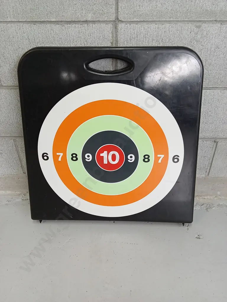 KIDS SUCTION ARCHERY SET WITH TARGET CASE Image 1++