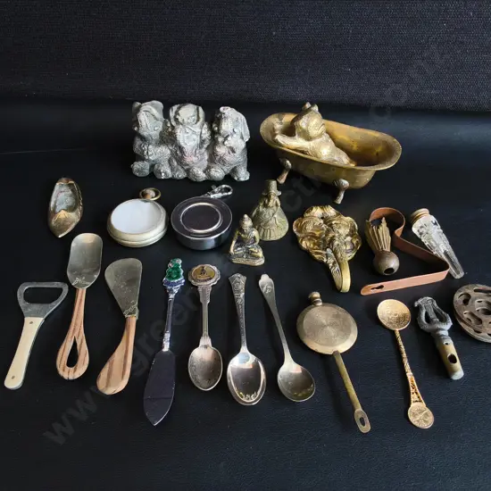 MIX OF VINTAGE ITEMS AND ORNAMENTS, WIDEST W 12 CM