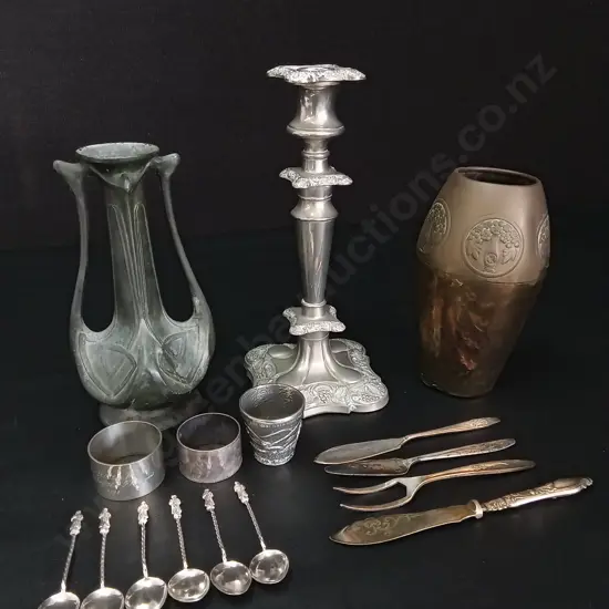 ASSORTED VINTAGE SILVER PLATED AND EPNS ITEMS