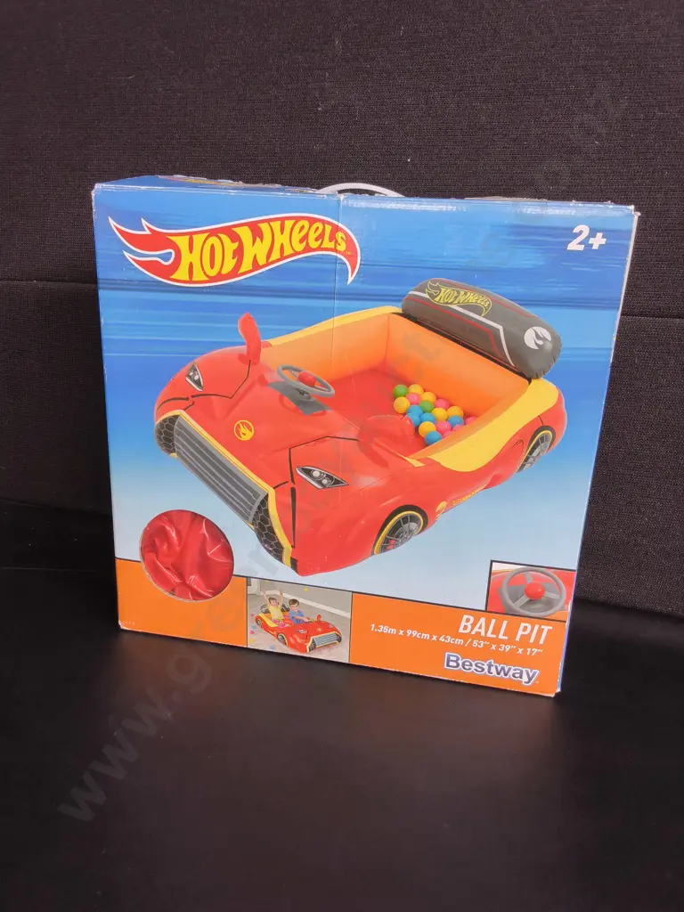 HOT WHEELS INFLATABLE CAR BALL PIT, IN BOX Image 1++