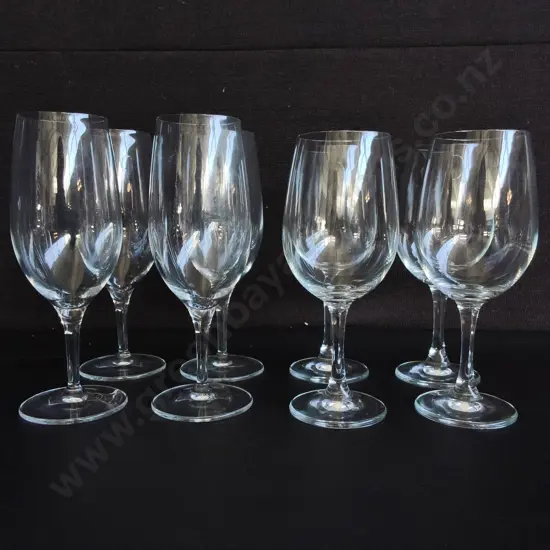 8 WINE GLASSES, 2 SETS OF 4, TALLEST H 20 CM