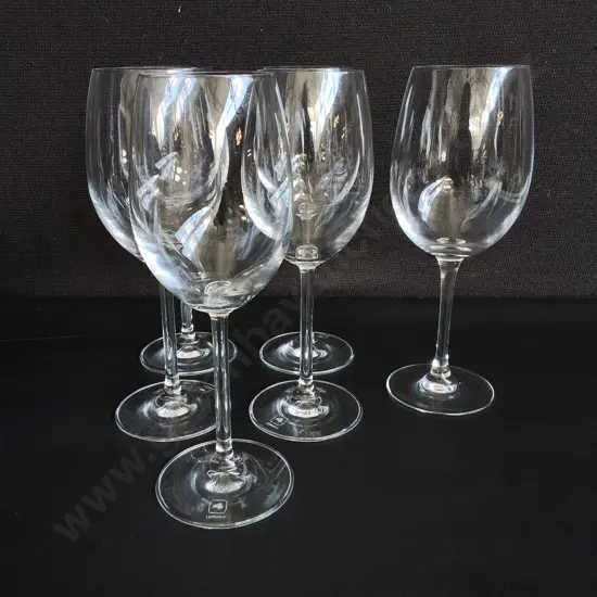 5 CLEAR STEMWARE LEONARDO WINE GLASSES, AND UNBRANDED WINE GLASS, H 22 CM