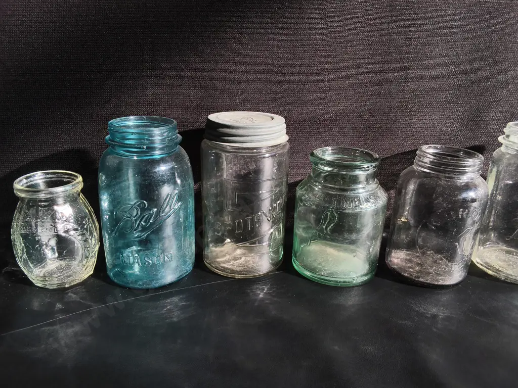 COLLECTION OF 10 VINTAGE GLASS JARS, TALLEST H 19 CM Image 1++