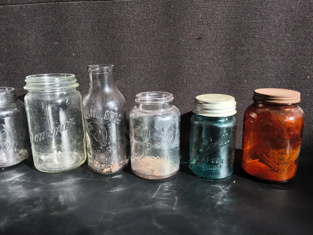 COLLECTION OF 10 VINTAGE GLASS JARS, TALLEST H 19 CM Image 1++