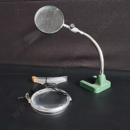 VINTAGE INDUSTRIAL GOOSENECK BENCH MAGNIFIER AND LAB INSPECTION LENS, TALLEST H 38 CM
