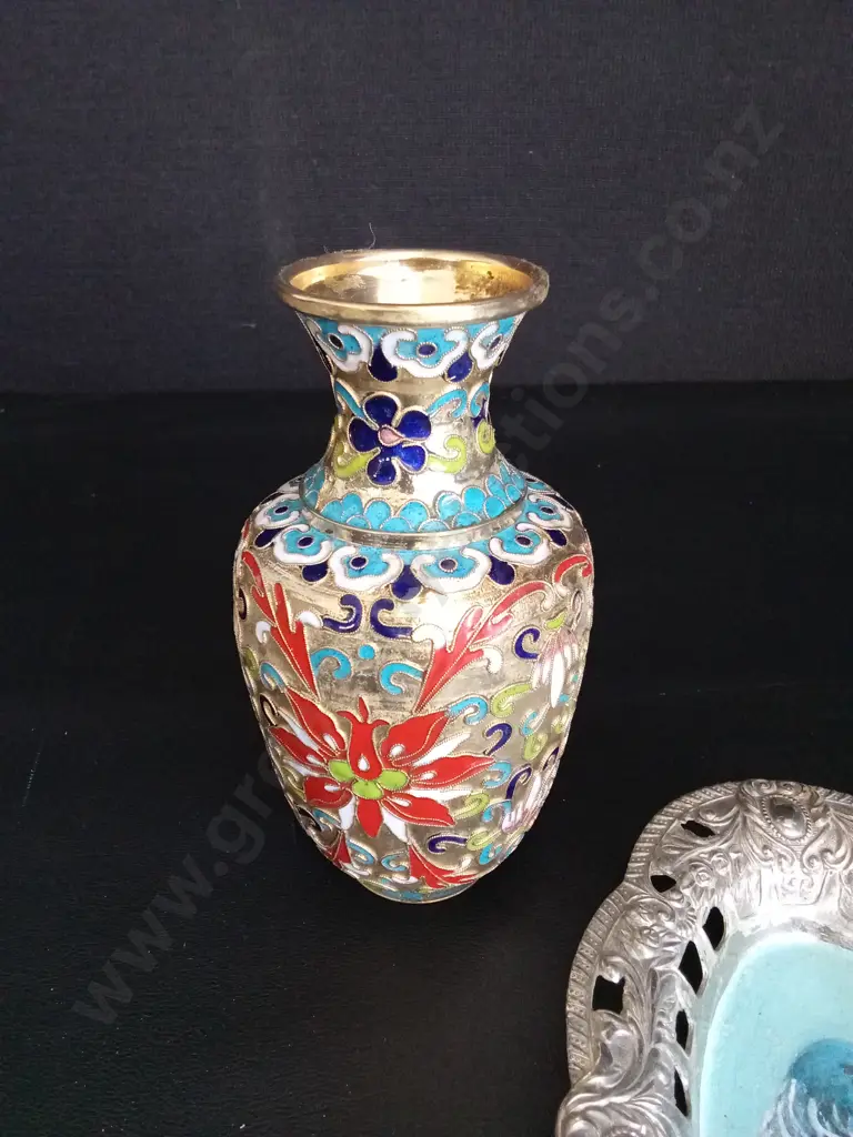 2 VINTAGE GERMAN GLASS KUGEL ORNAMENTS L8CM, SILVER PLATED TRINKET DISH L19CM AND A CHINESE BRASS VASE H15CM Image 1++