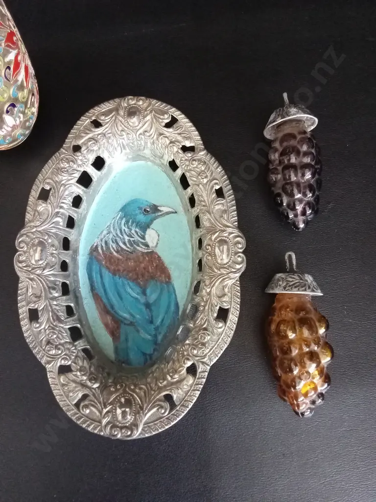 2 VINTAGE GERMAN GLASS KUGEL ORNAMENTS L8CM, SILVER PLATED TRINKET DISH L19CM AND A CHINESE BRASS VASE H15CM Image 1++