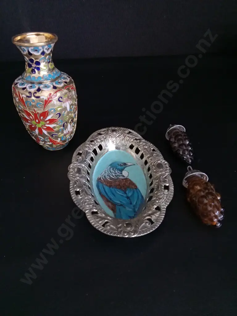 2 VINTAGE GERMAN GLASS KUGEL ORNAMENTS L8CM, SILVER PLATED TRINKET DISH L19CM AND A CHINESE BRASS VASE H15CM Image 1++