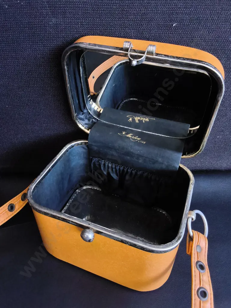 VINTAGE MID CENTURY HARLEY LINE VANITY CASE, W 19 CM Image 1++