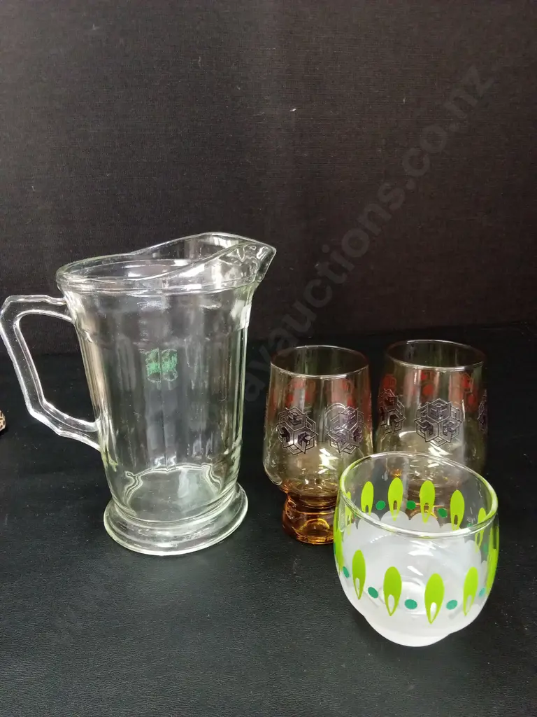 GLASS JUG H18CM AND 3 GLASSES Image 1++