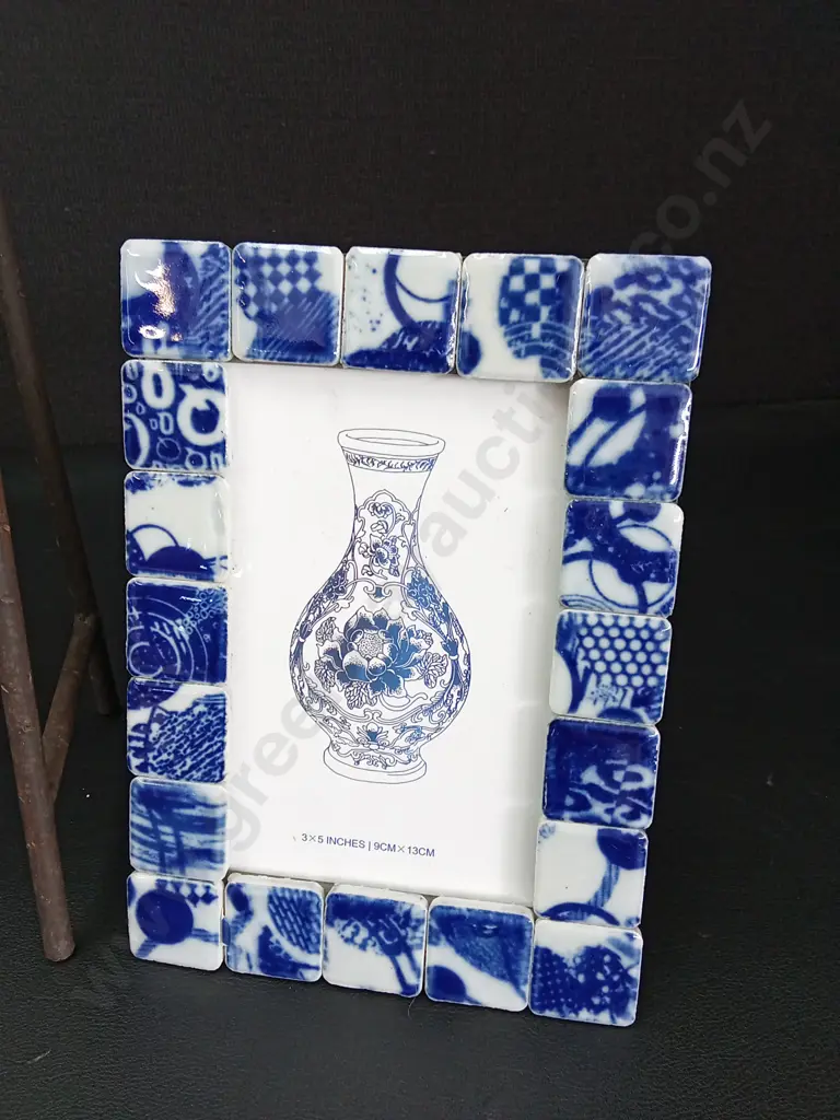 2 PHOTO FRAMES TALLEST H26CM Image 1++