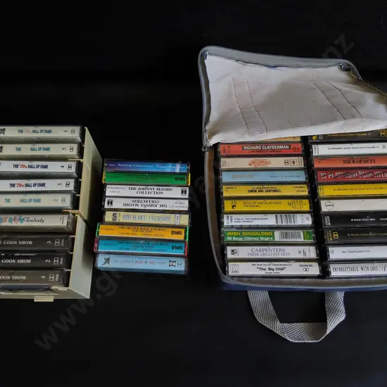 MIX OF VINTAGE CASSETTE TAPES