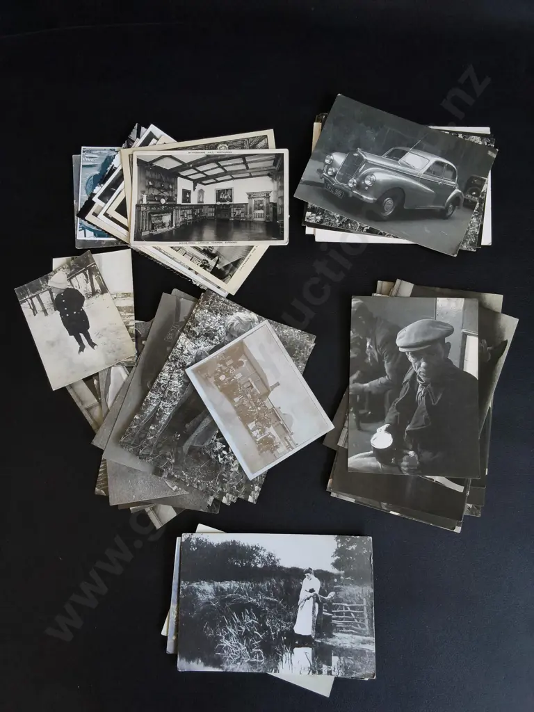 MIX OF VINTAGE PHOTOS AND POSTCARDS Image 1++