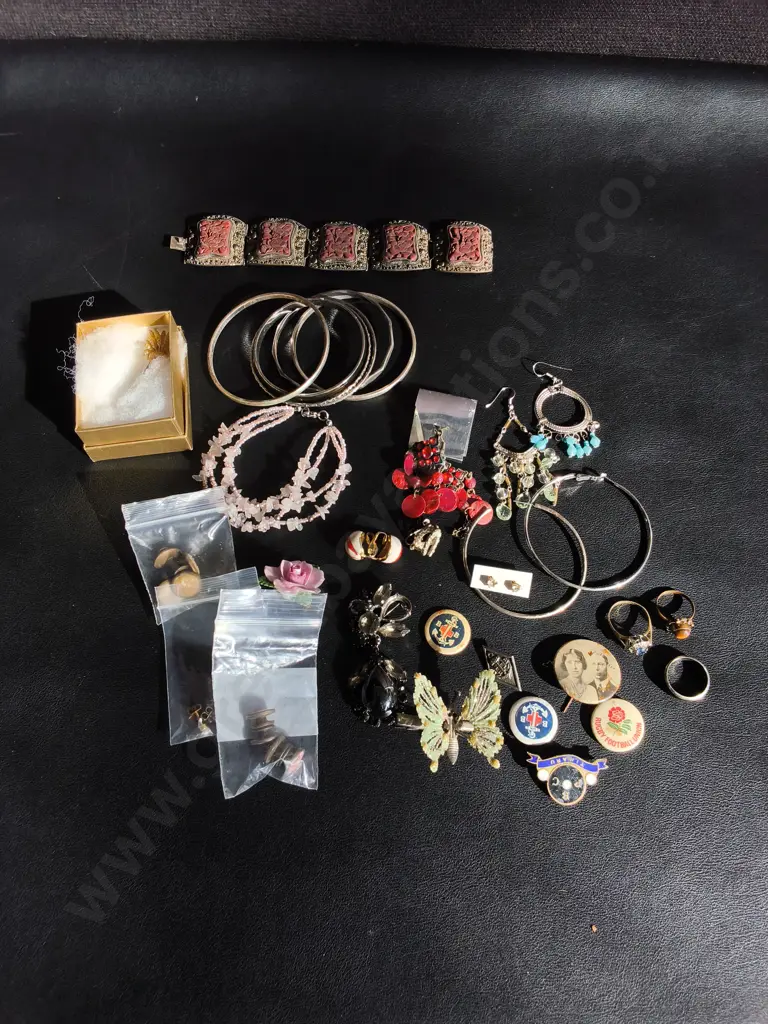 MIX OF JEWELERY Image 1++
