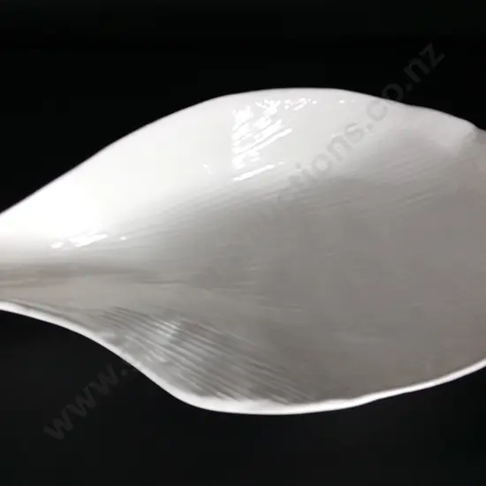 STUDIO CERAMICS LEAF SHAPED CERAMIC PLATTER L50CM