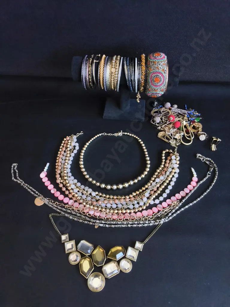 MIX OF JEWELLRY Image 1++