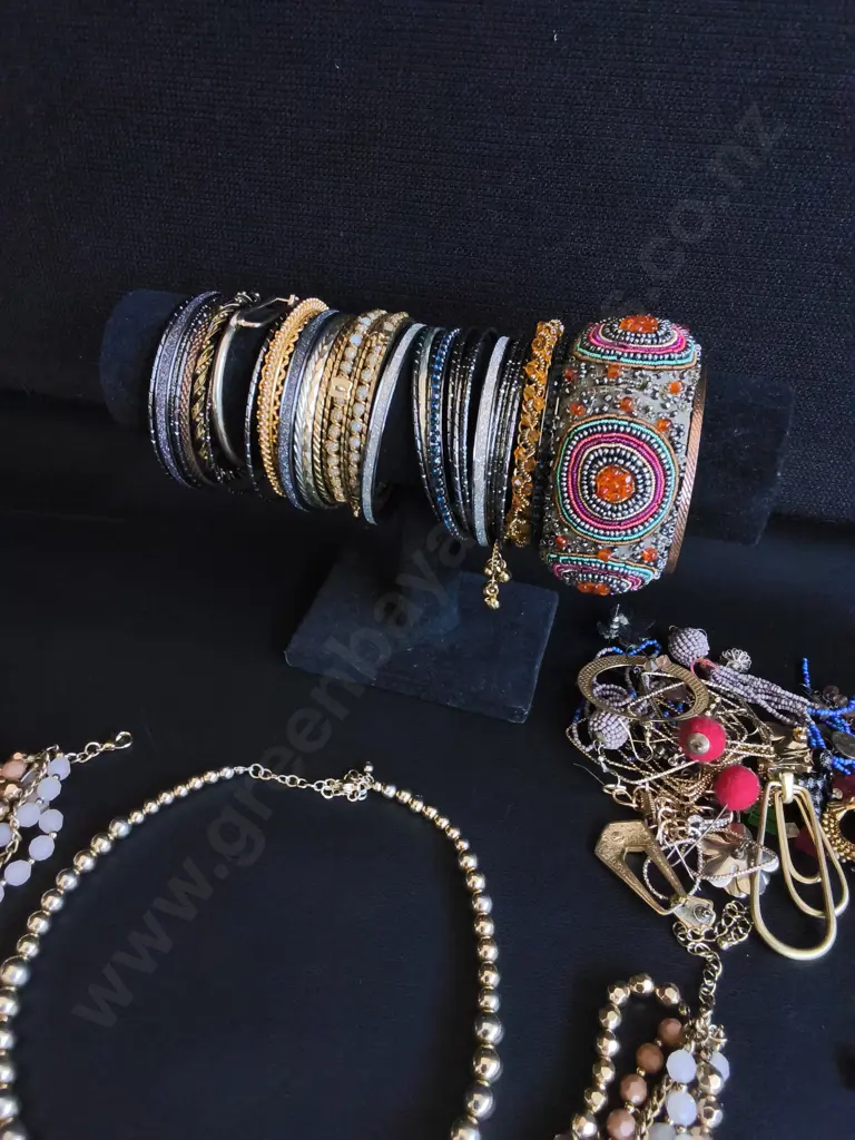 MIX OF JEWELLRY Image 1++